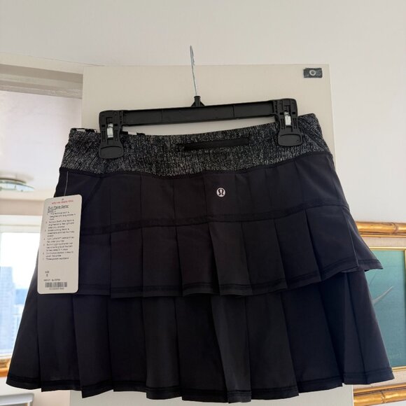 *Brand New* Discontinued style Lululemon Run Pace Setter Skirt Black 6 Tall NWT - Picture 2 of 8